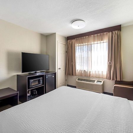 Sleep Inn & Suites Salina I-135 Exteriér fotografie