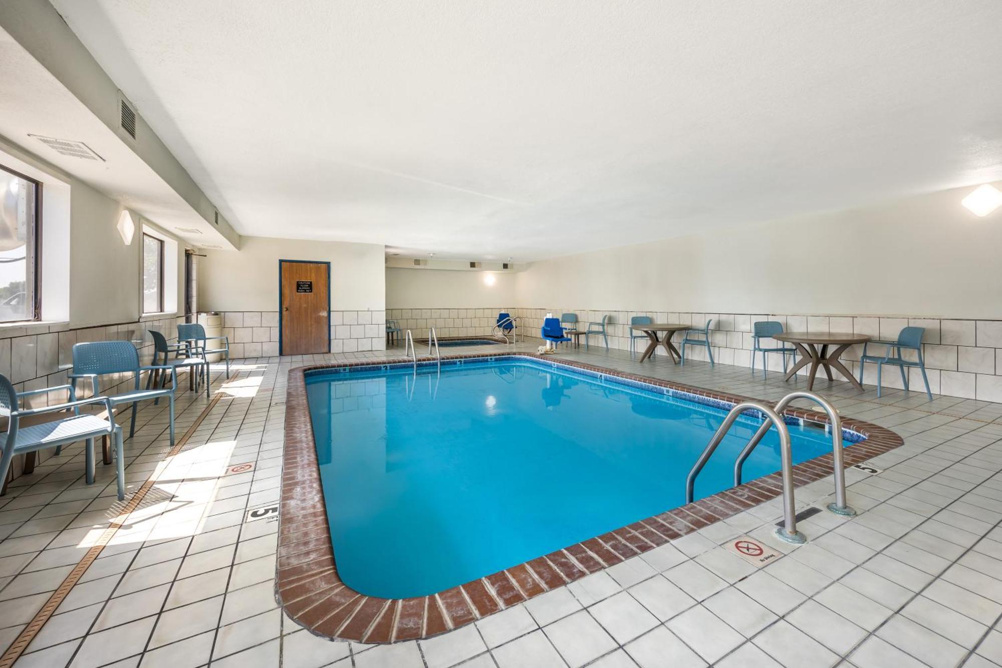 Sleep Inn & Suites Salina I-135 Exteriér fotografie